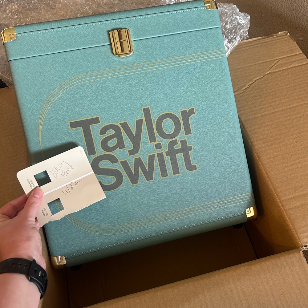 Taylor Swift Official Vinyl Case